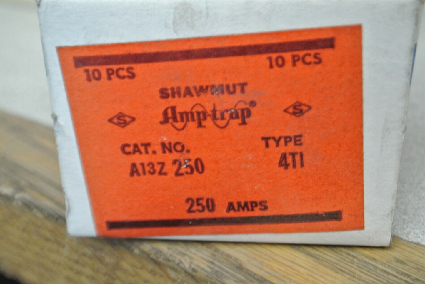 BOX of 10 / SHAWMUT A13Z250 TYPE 4TI SEMICONDUCTOR FUSE / 250A, 130V NEW SURPLUS