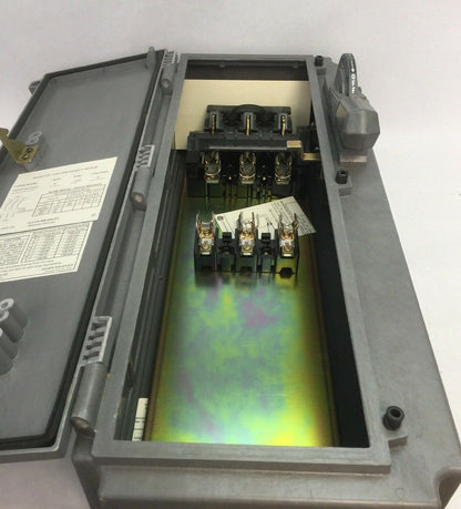 ALLEN BRADLEY 1494F-ASC633 DISCONNECT SWITCH 30 AMP 20HP 600VAC 250VDC FUSIBLE