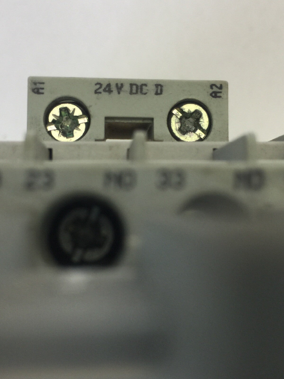 ALLEN BRADLEY 700-CF400D* CONTACTOR  600VAC 25A SER A COIL 24VDC 100-F SER B
