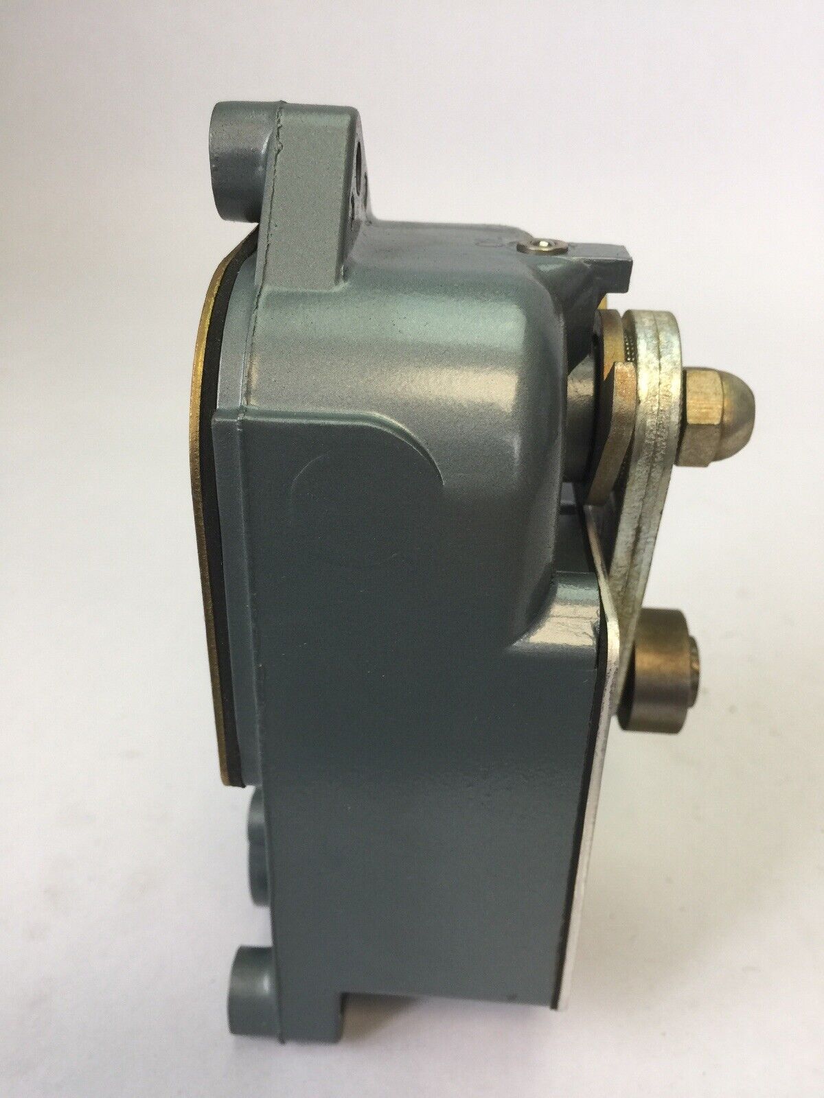 ALLEN BRADLEY 801-ASC29 LIMIT SWITCH ROLLER LEVER  600V AC/DC NO-NC CONTACT