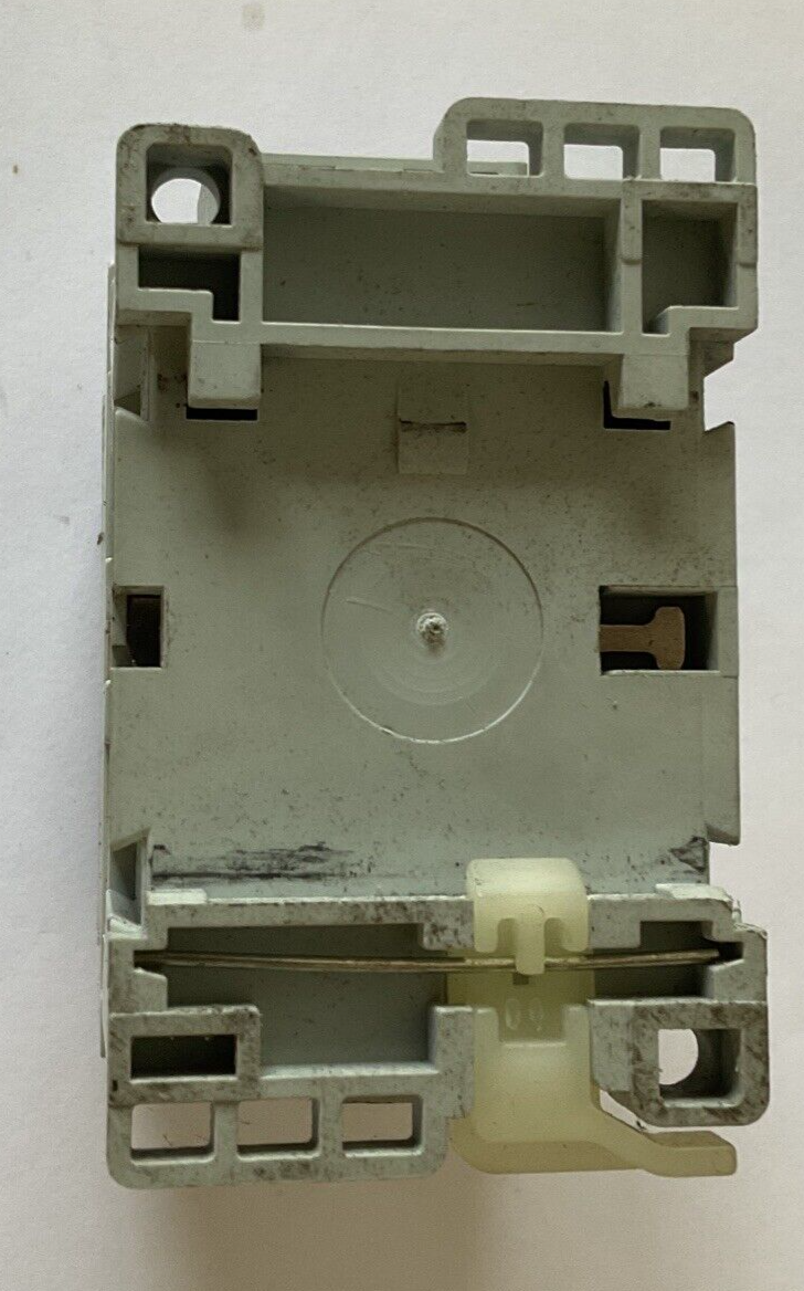 ALLEN BRADLEY 100-C12*400 CONTACTOR SER.A 600VAC 25A