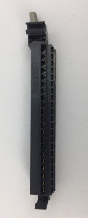 ALLEN BRADLEY 1492-CABLE025F USE W/1771-IAD,IBD,ICD,IGD,IND,OAD,OBD,OGD,OND
