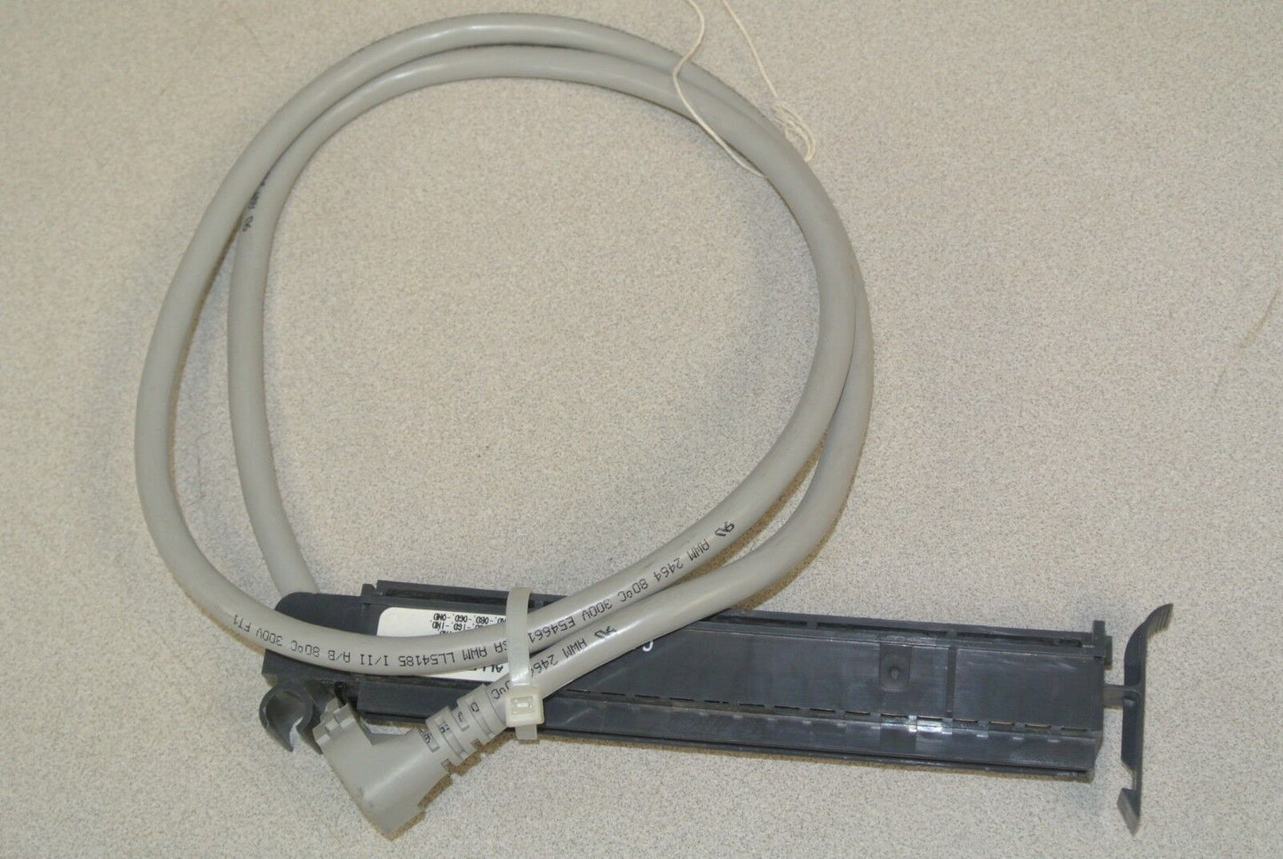 ALLEN-BRADLEY1492-CABLE010F / PRE-WIRED CABLE for 1771 DIGITAL I/O / 1m LONG