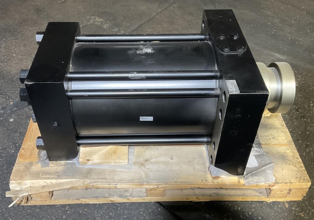 PARKER 16.00JJ3HK HYDRAULIC CYLINDER BORE 18 1/2" STROKE 25" PISTON DIAMETER 18"