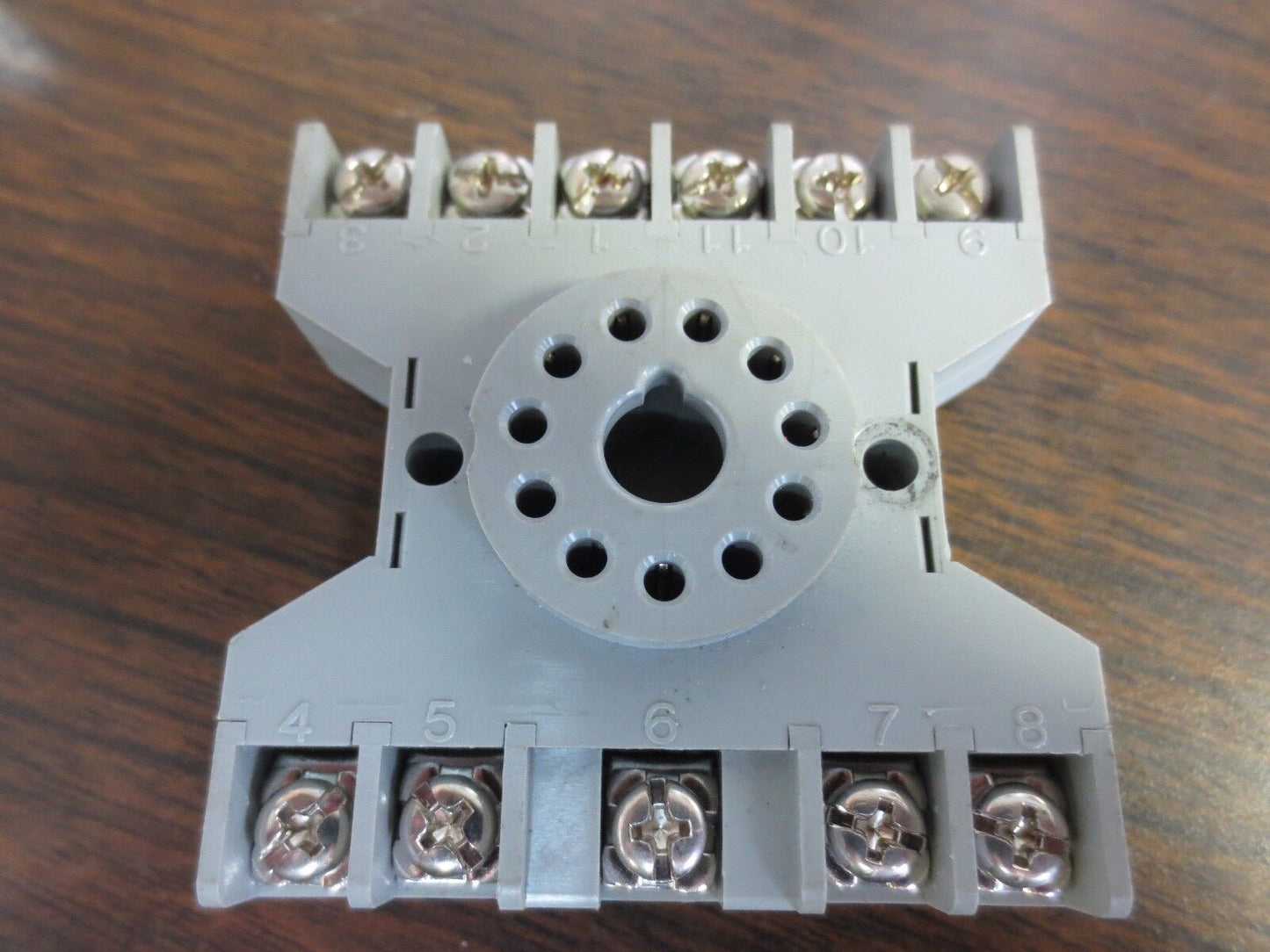 OMRON H3CA-A TIMER RELAY w/ POTTER & BRUMFIELD BASE 27E892