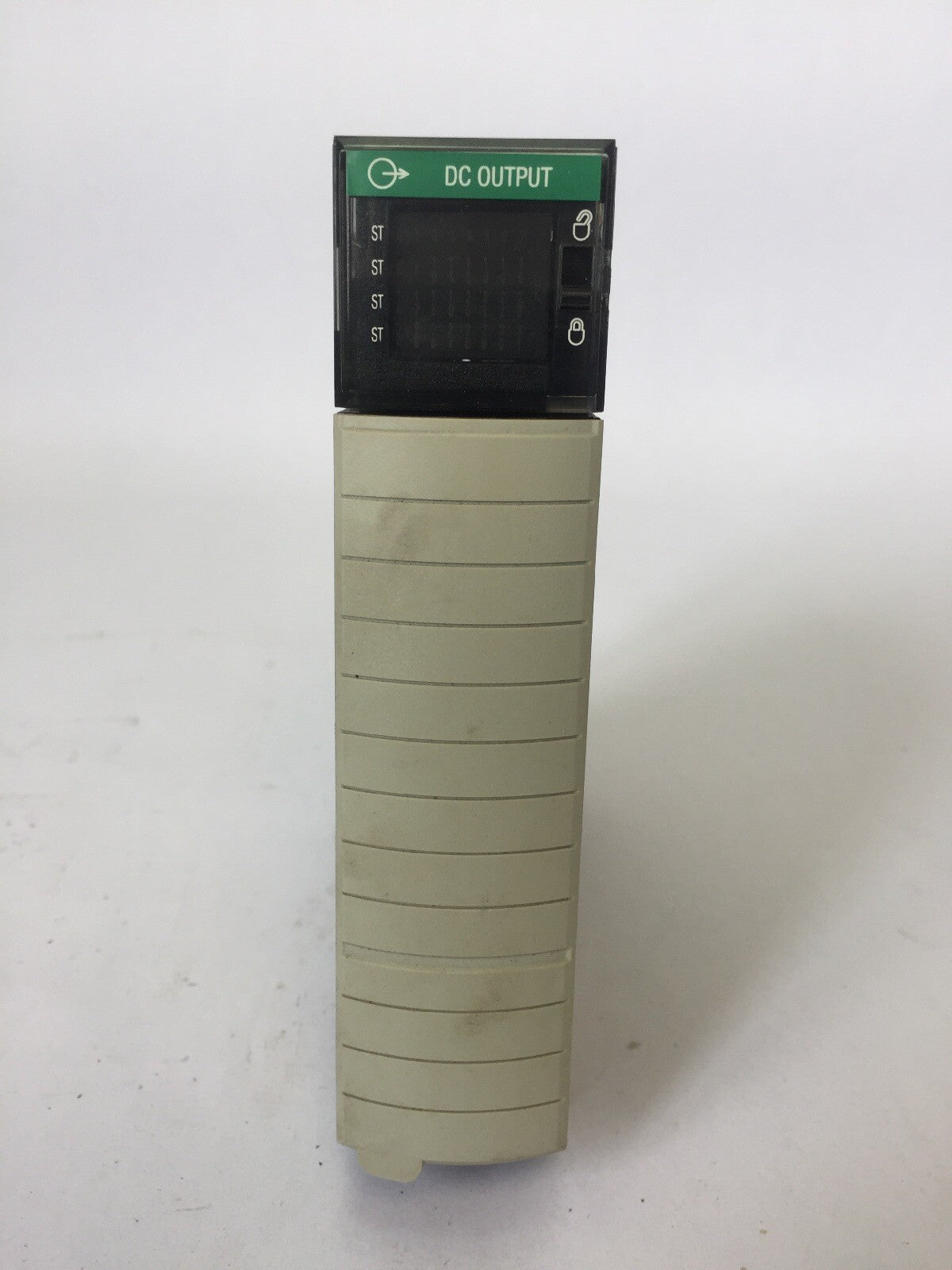 ALLEN BRADLEY 1756-0B32 DC OUTPUT SER A  REV K01 DC OUT 32PT 24VDC