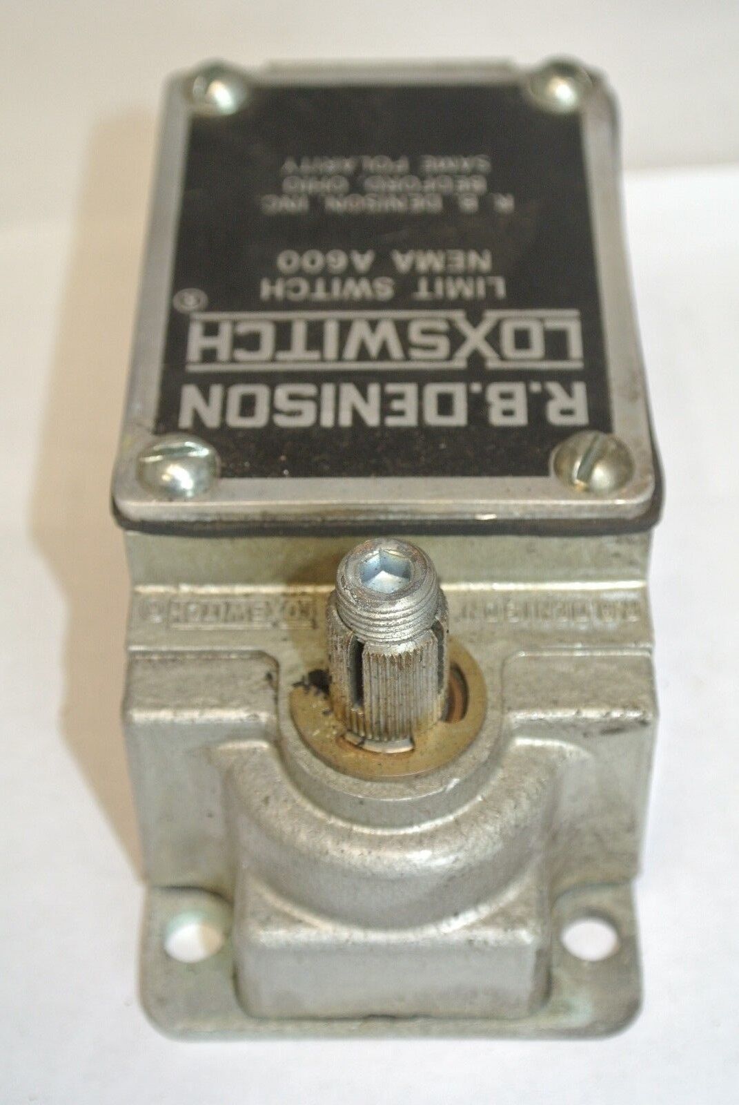 R.B. DENISON L100WNC-2M LIMIT SWITCH 600V MAX GOULD / TELEMECANIQUE NEW SURPLUS