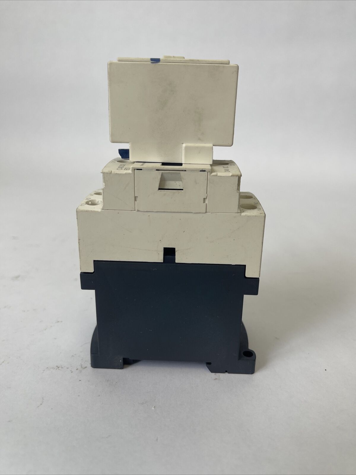 TELEMECANIQUE CAD32BD CONTACTOR 600VAC 10A COIL 24VDC LADN20 LAD4TBDL 5-24V