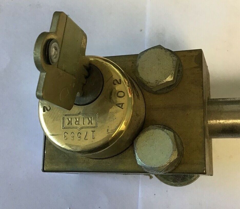 ABB 521599 KEYED LOCK OUT ASSEMBLY ITEM B***LOTOF2***