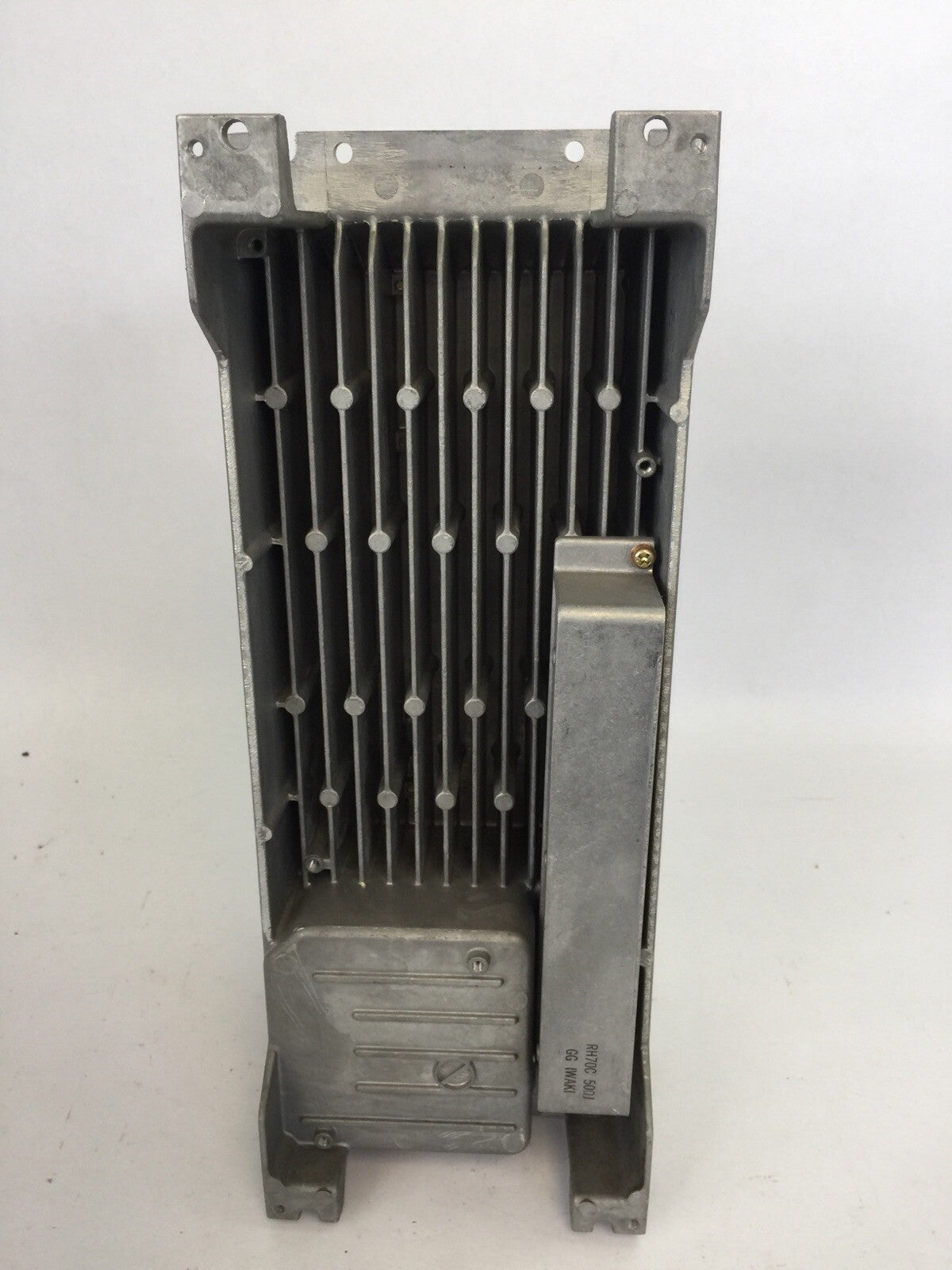 YASKAWA CACR-SR05BE12G-E AC SERVOPACK INPUT 200-230VAC 5A OUTPUT 0-230VAC  3.8A