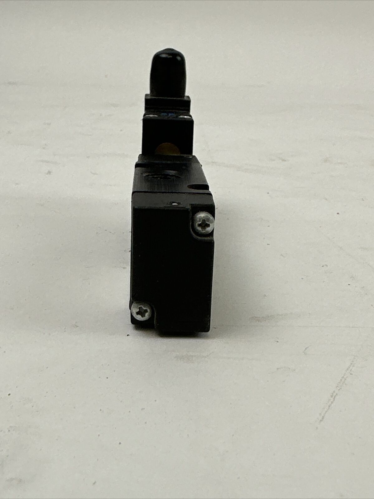 PARKER B3G0BB553C SOLENOID VALVE 145PSI P2E-KV31F 120V 60HZ 1.6VA