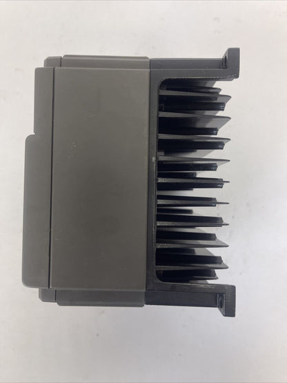 FUJI FVR0-4E9S-7EN INVERTER DRIVE OUTPUT 200-240VAC 3.0A 0.4kW 0.2-400HZ INPUT