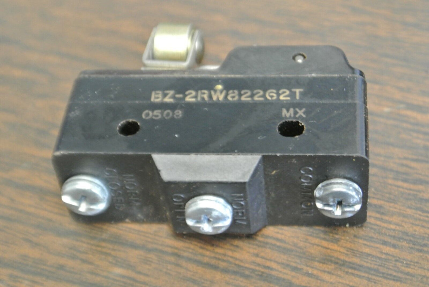 MICROSWITCH BZ-2RW82262T / SNAP-ACTION LIMIT SWITCH / NEW SURPLUS