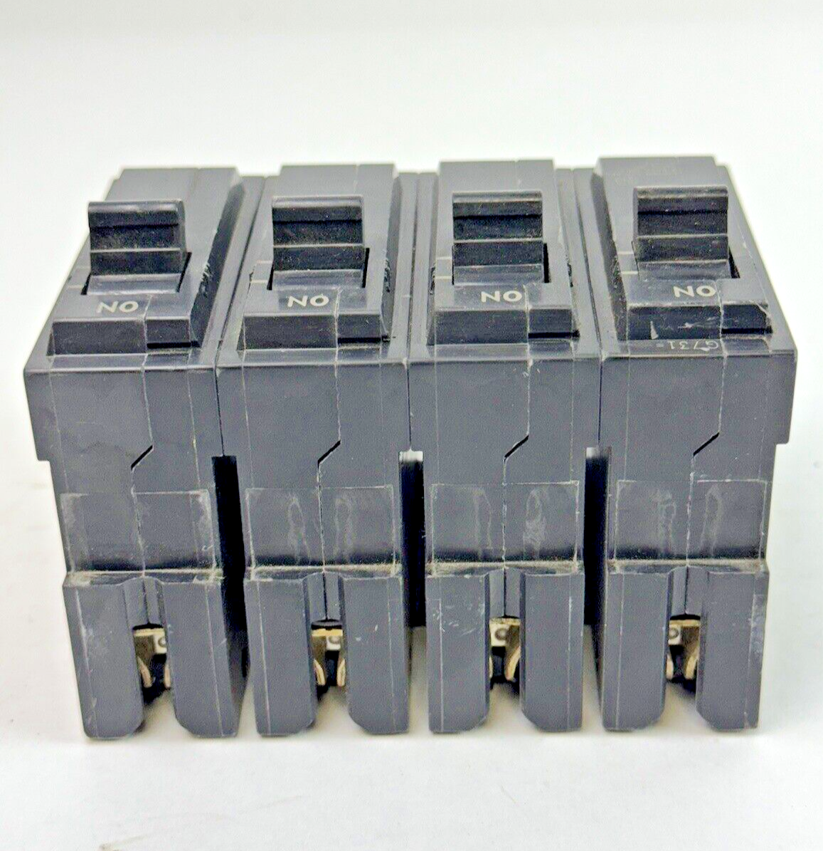 GE - THQMV4200 - CIRCUIT BREAKER (NO POLE TIE) - 2 POLE, 200 A, 240 VAC