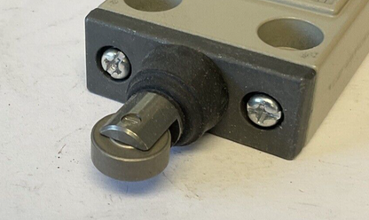 OMRON D4CC-4032 LIMIT SWITCH
