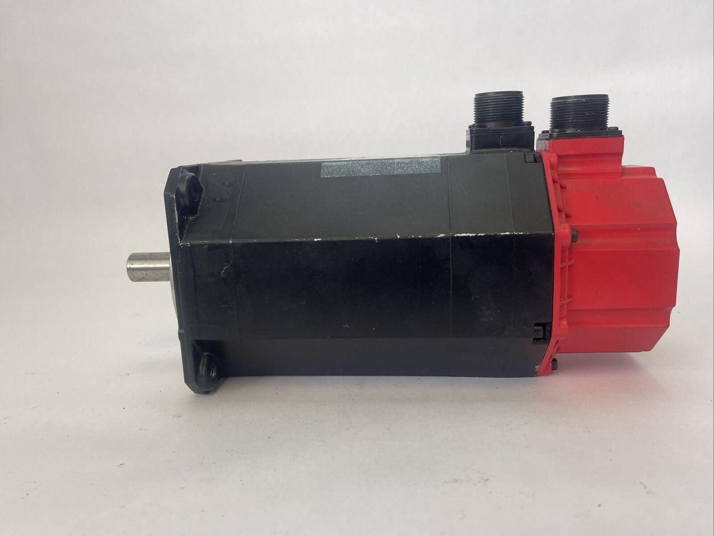 FANUC A06B-0126-B575#7000 AC SERVO MOTOR C6/2000 OUTPUT 0:6 kw CONT 210VAC 1.8A