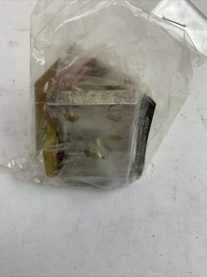 SIEMENS RS5773 REAR CONNECTING STUD USE WITH FRAM TYPE J, JD