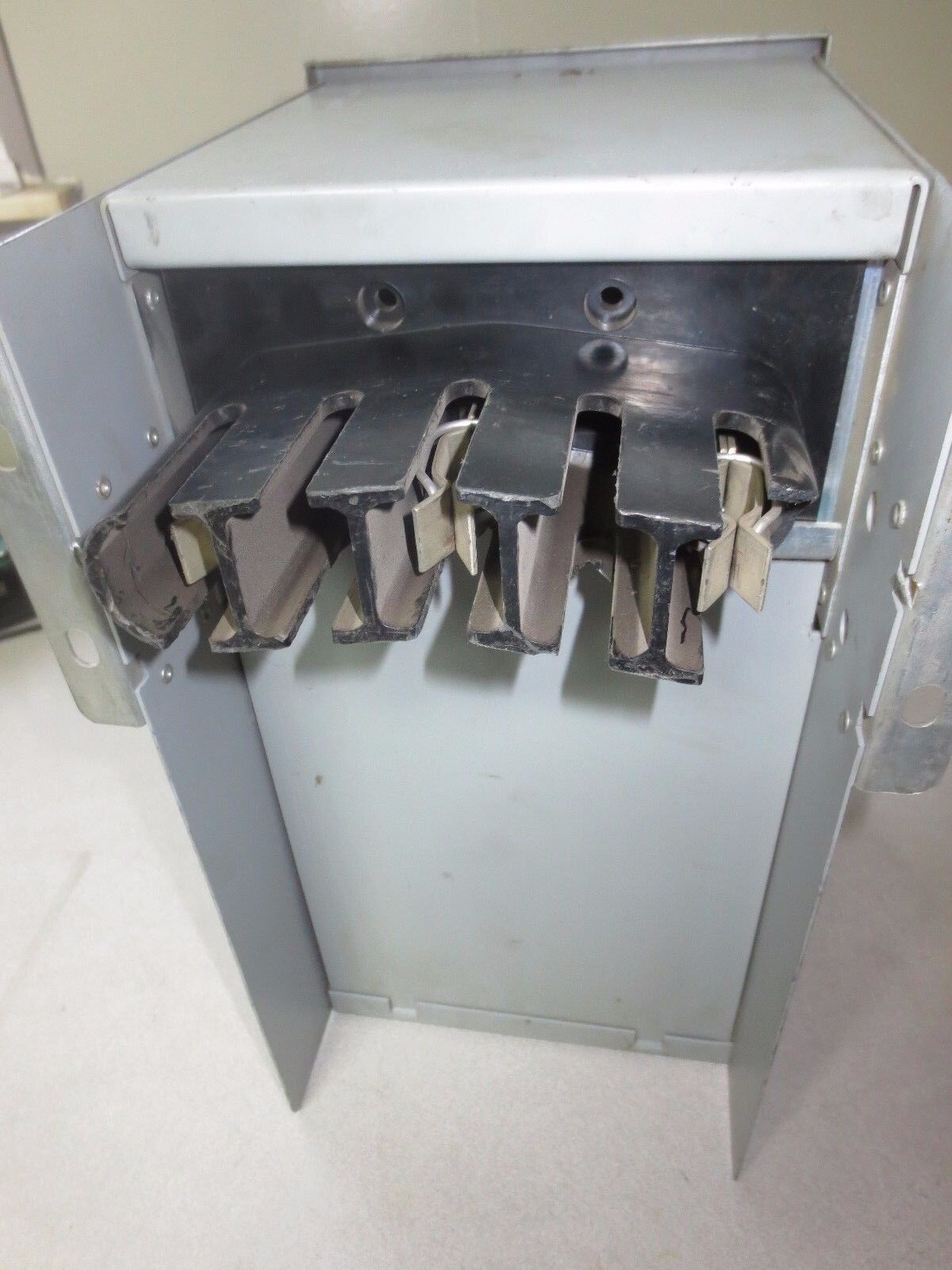 ARROW-HART / EATON PFA322 BUS PLUG / SAFETY SWITCH 240VAC, 60A, 200kA
