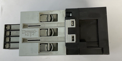 SIEMENS 3RT1045-1AB00 CONTACTOR 600V 24VDC 50HZ W/ 3RH1921-1HA22