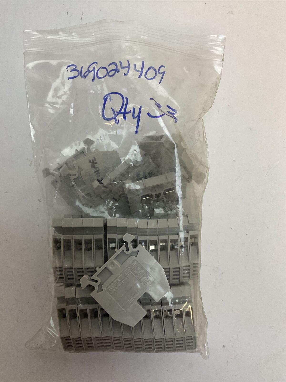 ALLEN BRADLEY 1492-W6 TERMINAL BLOCK (LOT OF 33)
