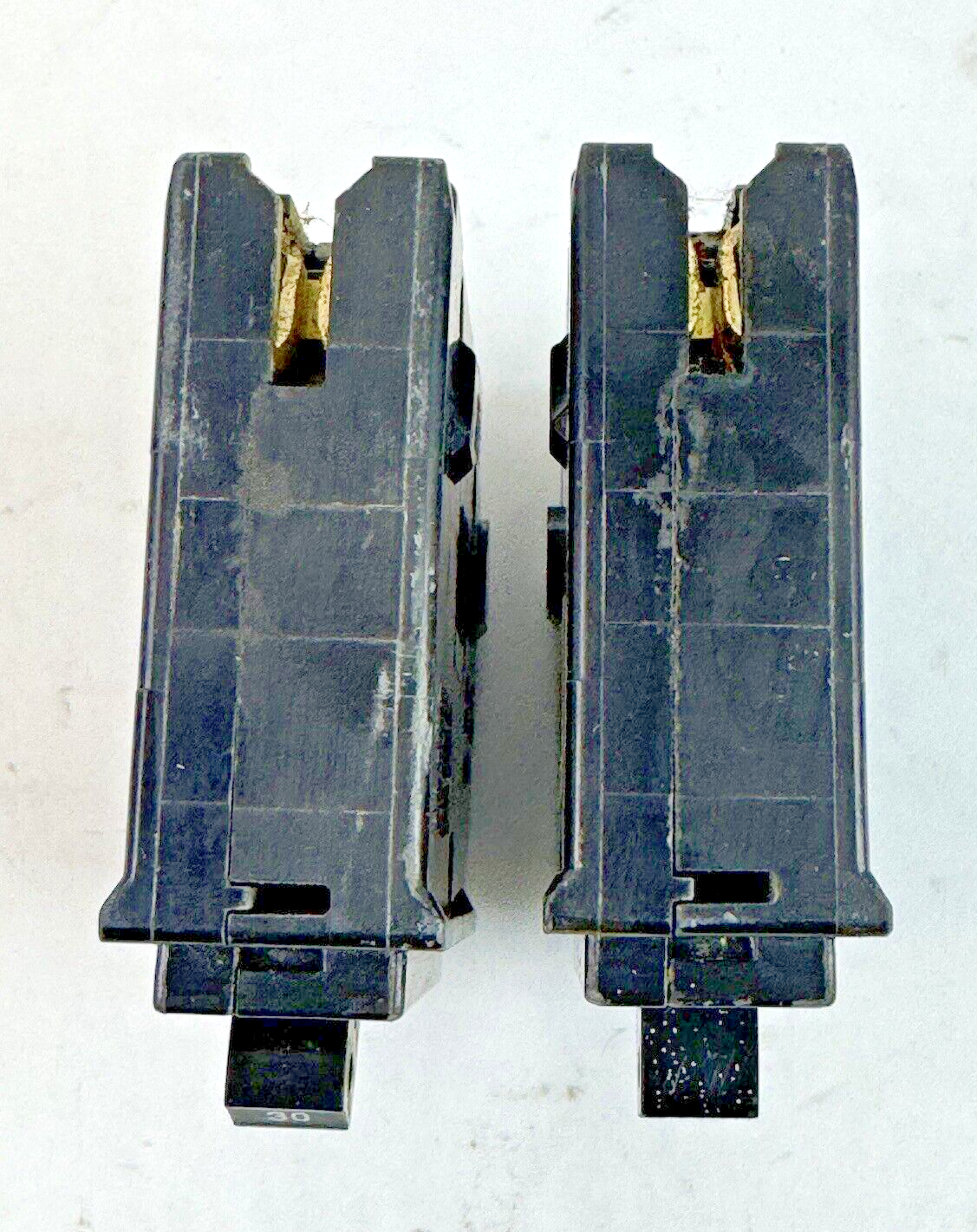 SQUARE D **LOT OF 2** HOM130 - CIRCUIT BREAKERS - 1 POLE/ 30 A/ 240 VAC