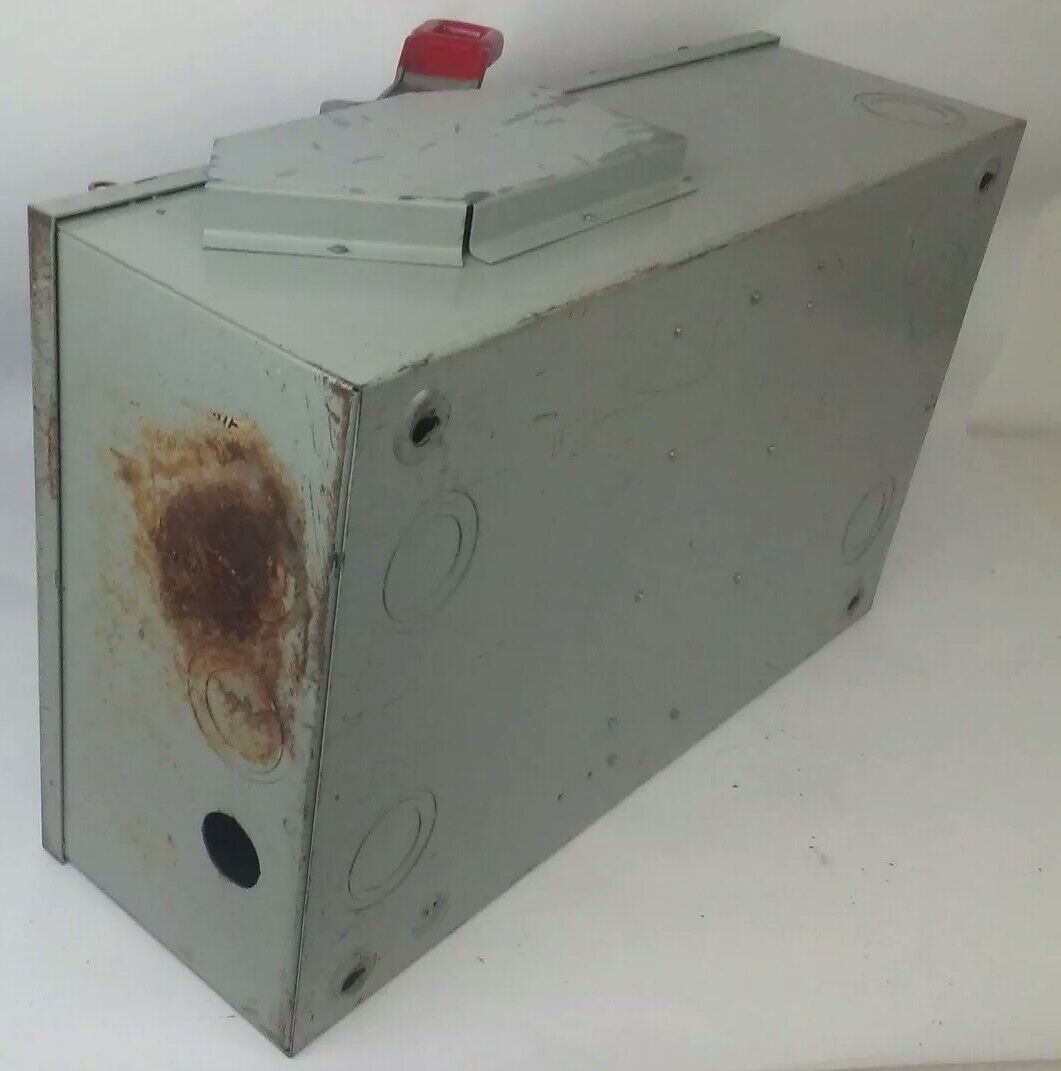 CHALLENGER H5236 NON-FUSIBLE SAFETY SWITCH, 3PH, 200A, 600V, 150HP, TYPE 1