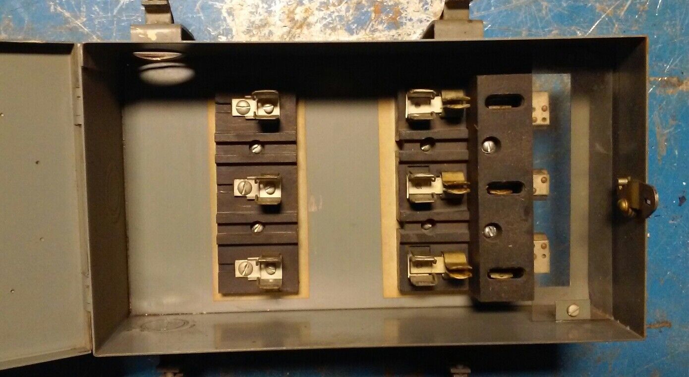 WESTINGHOUSE (plug in unit) 16-E-1320 30A 600V TYPE COP