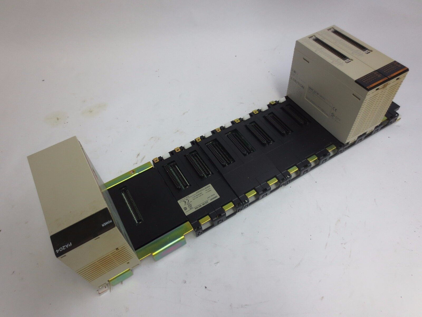 OMRON CS1W-BC103 + C200HW-PA204 PLC BASE UNIT + POWER SUPPLY + CS1W-ID231