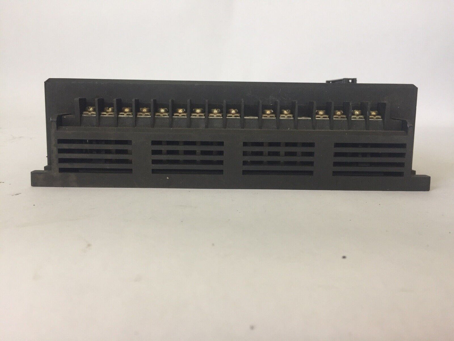 GE FANUC IC609SJR120C PROGRAMMABLE CONTROLLER 24VDC IN/RELAY OUT 115/230VAC