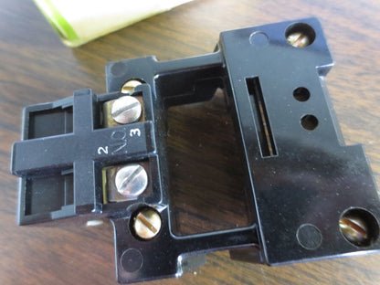 ALLEN-BRADLEY Z-21128 COIL COVER for SIZE 0 CONTACTOR - NEW SURPLUS