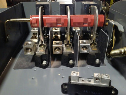 SQ. D HU364, SER. D2, SAFETY SWITCH, 200A, 600VAC/250DC, 3PH, MAX H.P. 150, USED