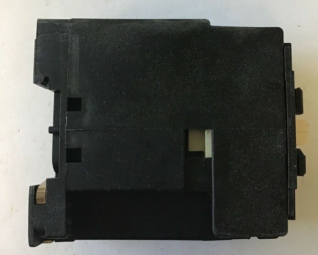 ABB ECR22-1 CONTROL RELAY 2NO/2NC EH6C-22E 600VAC 10A
