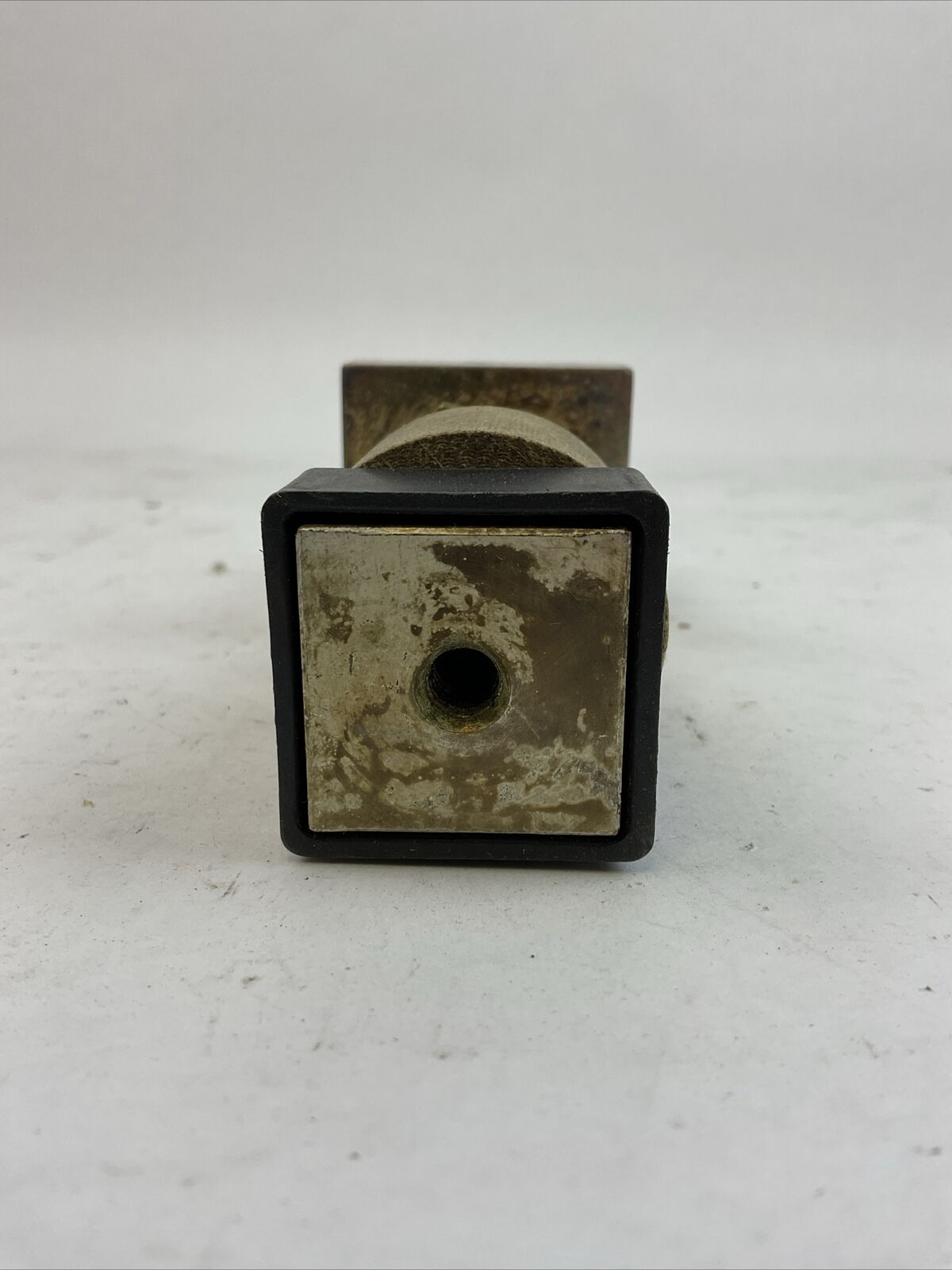 SIEMENS RS5774 REAR CONNECTING STUD USE WITH FRAM TYPE J, JD
