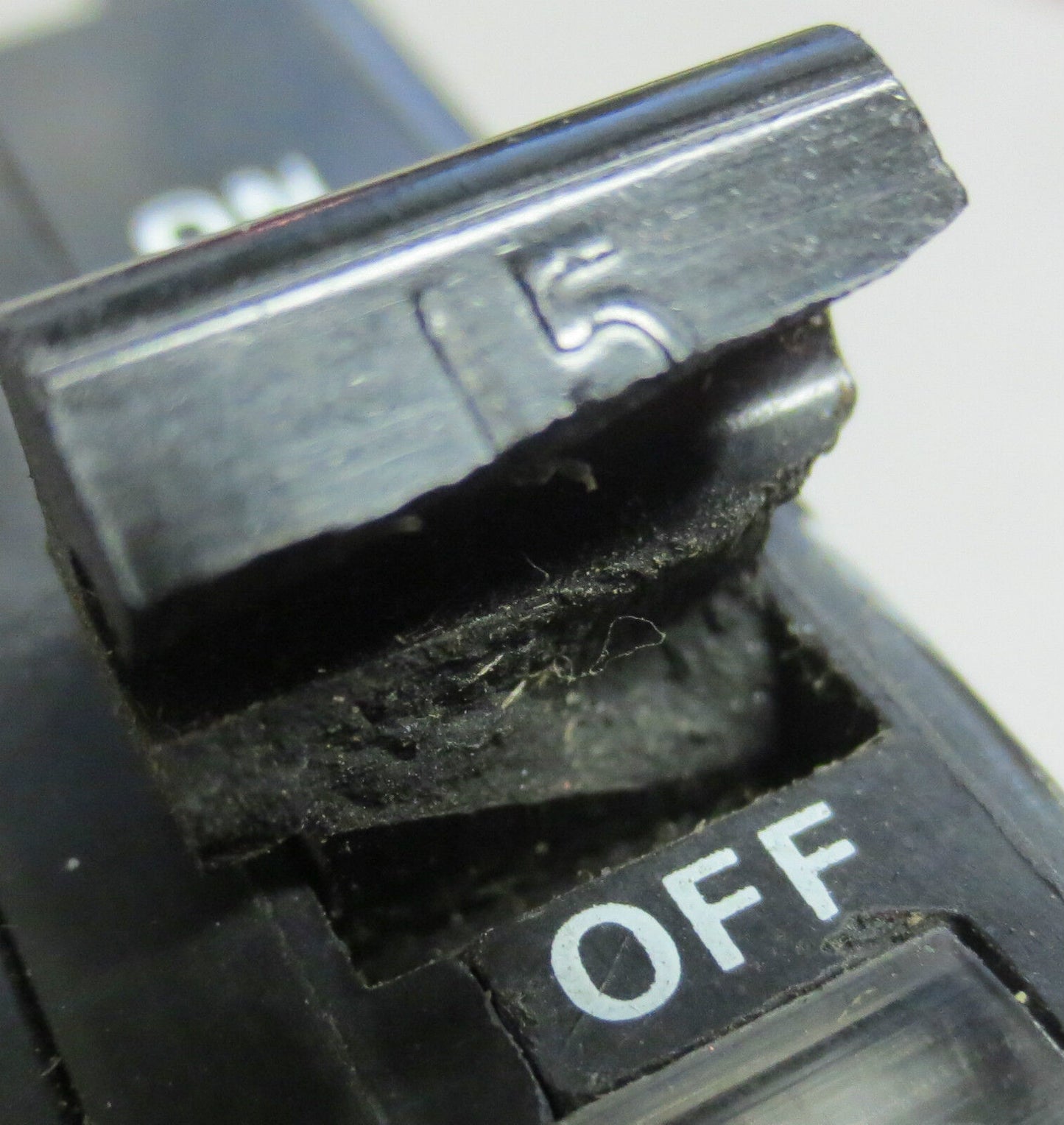 SQUARE D QOU CIRCUIT BREAKER - 15A, 2-POLE 10kA - HACR-type - 120/240VAC