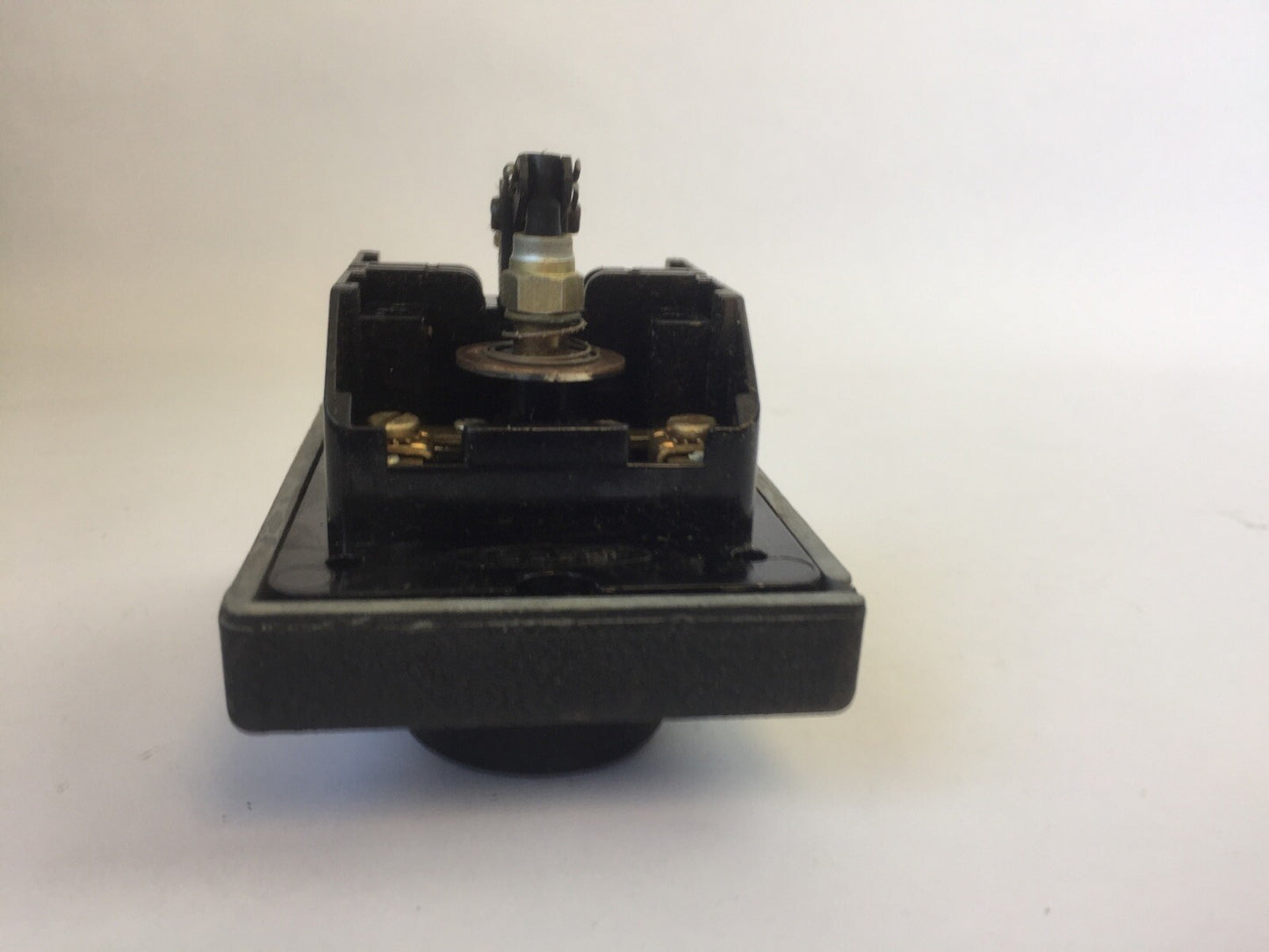 REES 00580-001 PUSHBUTTON SWITCH BLACK AUTO ON AUTO OFF