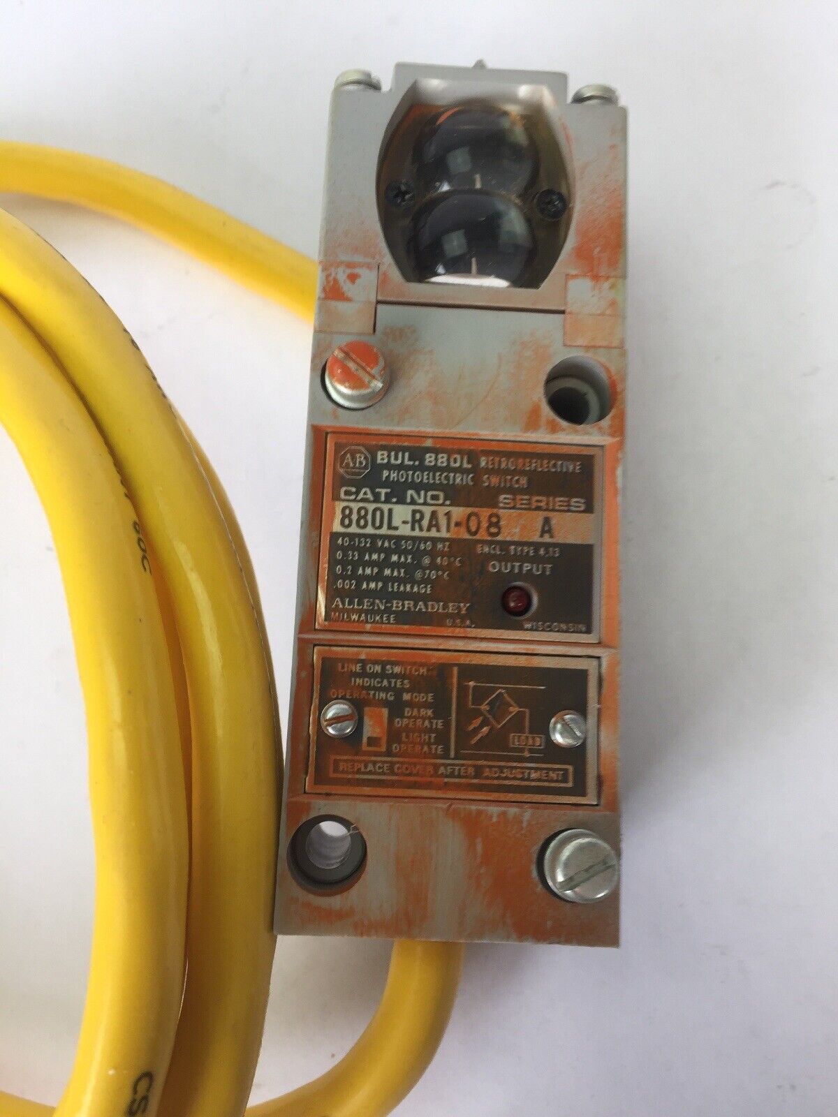 ALLEN BRADLEY 880L-RA1-08 PHOTOELECTRIC SWITCH TYPE RA AC RETRO-REFLECTIVE
