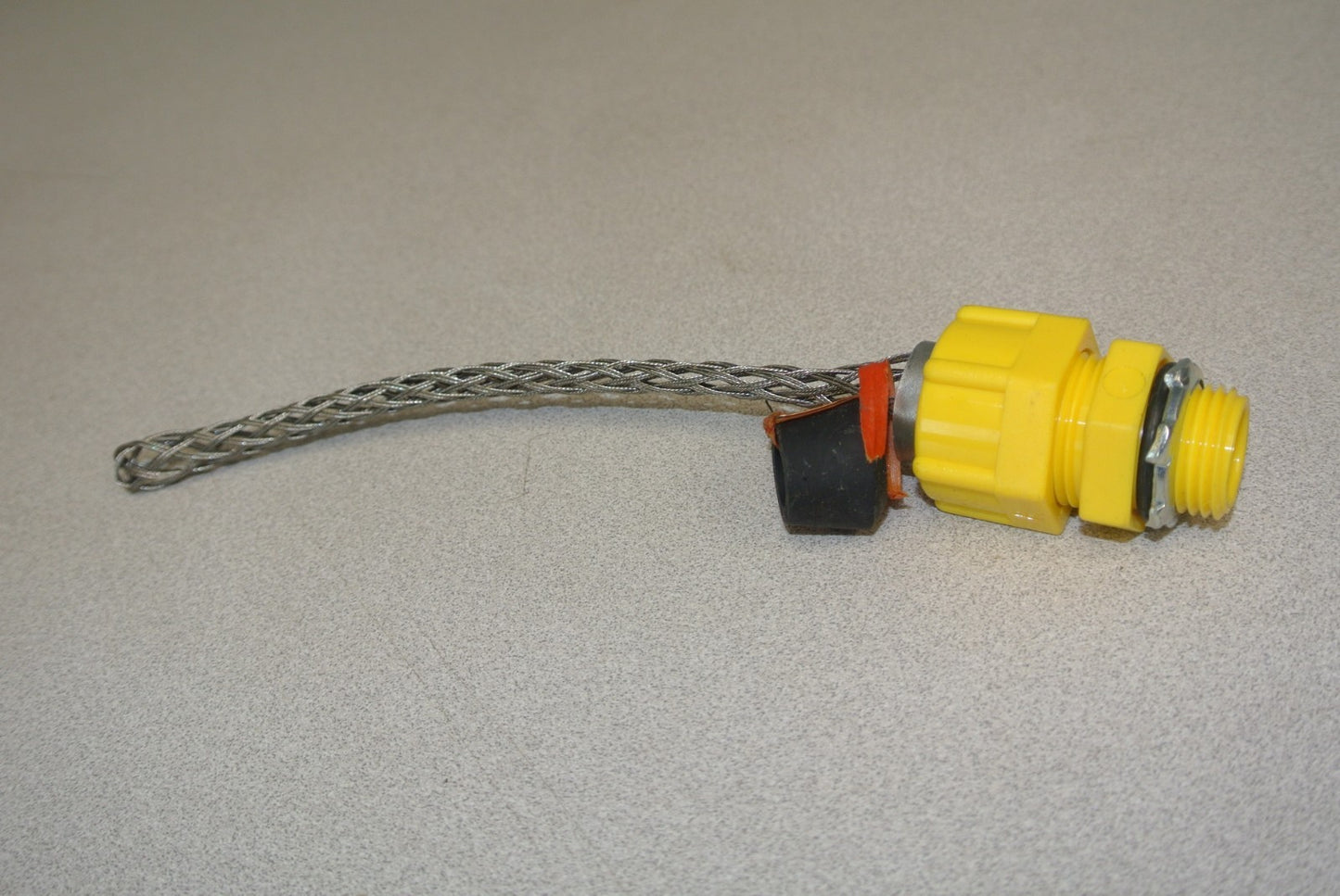 TPC WIRE & CABLE 55320 NYLON KORD-GARD / STRAIN RELIEF, CORD GRIP  / NEW SURPLUS