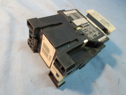 ALLEN BRADLEY 700-F400A1 Ser. C RELAY w/ A-B 195-FA40 Ser. A AUX. CONTACT BLOCK