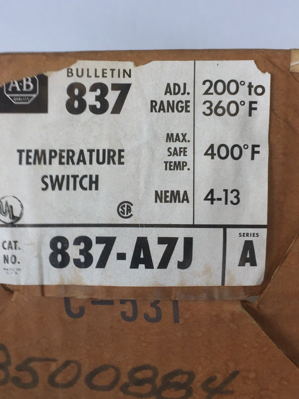 ALLEN BRADLEY 837-A7J TEMPERATURE SWITCH 200-360 F NEMA 4-13