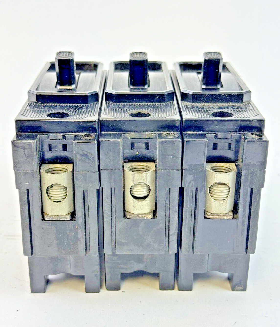 ITE / SIEMENS **LOT OF 3** - EE1-B030 - CIRCUIT BREAKERS - 1 POLE/30A/120 VAC