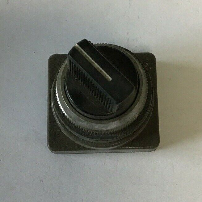 IDEC ASS-300-B SELECTOR SWITCH ***LOTOF25***