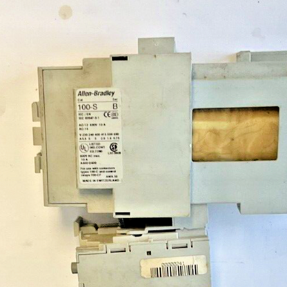 ALLEN BRADLEY 100-C30D*00C / 193-EA1GB STARTER  W/ 100-S AUX CONTACT