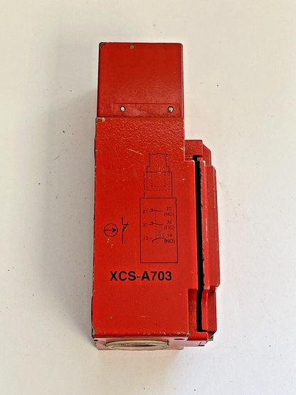 TELEMECANIQUE - XCS-A703 - LIMIT SWITCH - 240 VAC, 3A