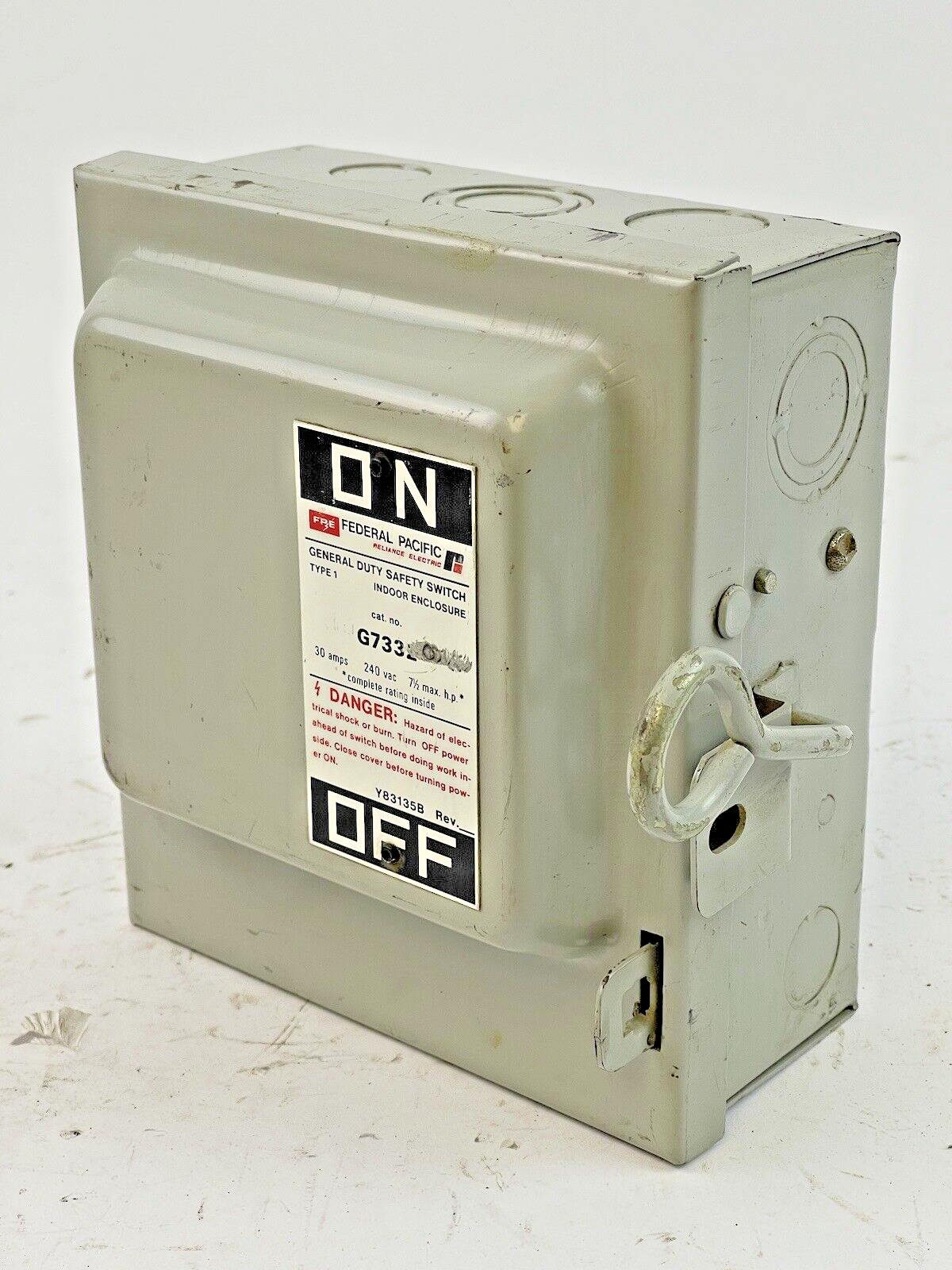 FEDERAL PACIFIC - G7332 - ENCLOSED SWITCH - 30 AMP, 3 POLE, 240 VAC, NEMA TYPE 1