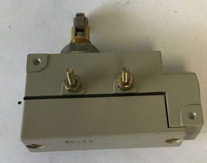 OMRON ZE-Q21-2S LIMIT SWITCH 250VDC 480VAC 15A 1/2HP