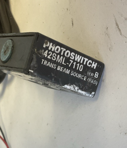 ALLEN BRADLEY 42SML-7110 PHOTOSWITCH 11-20VDC 1.2WATT SER.B