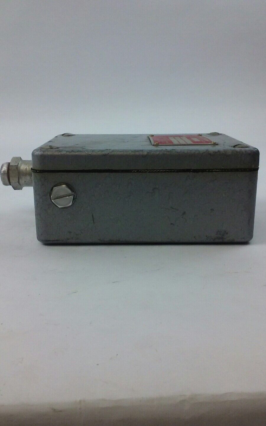 MELETRON 312 PRESSURE ACTUATED SWITCH CAT NUMBER 312-65A