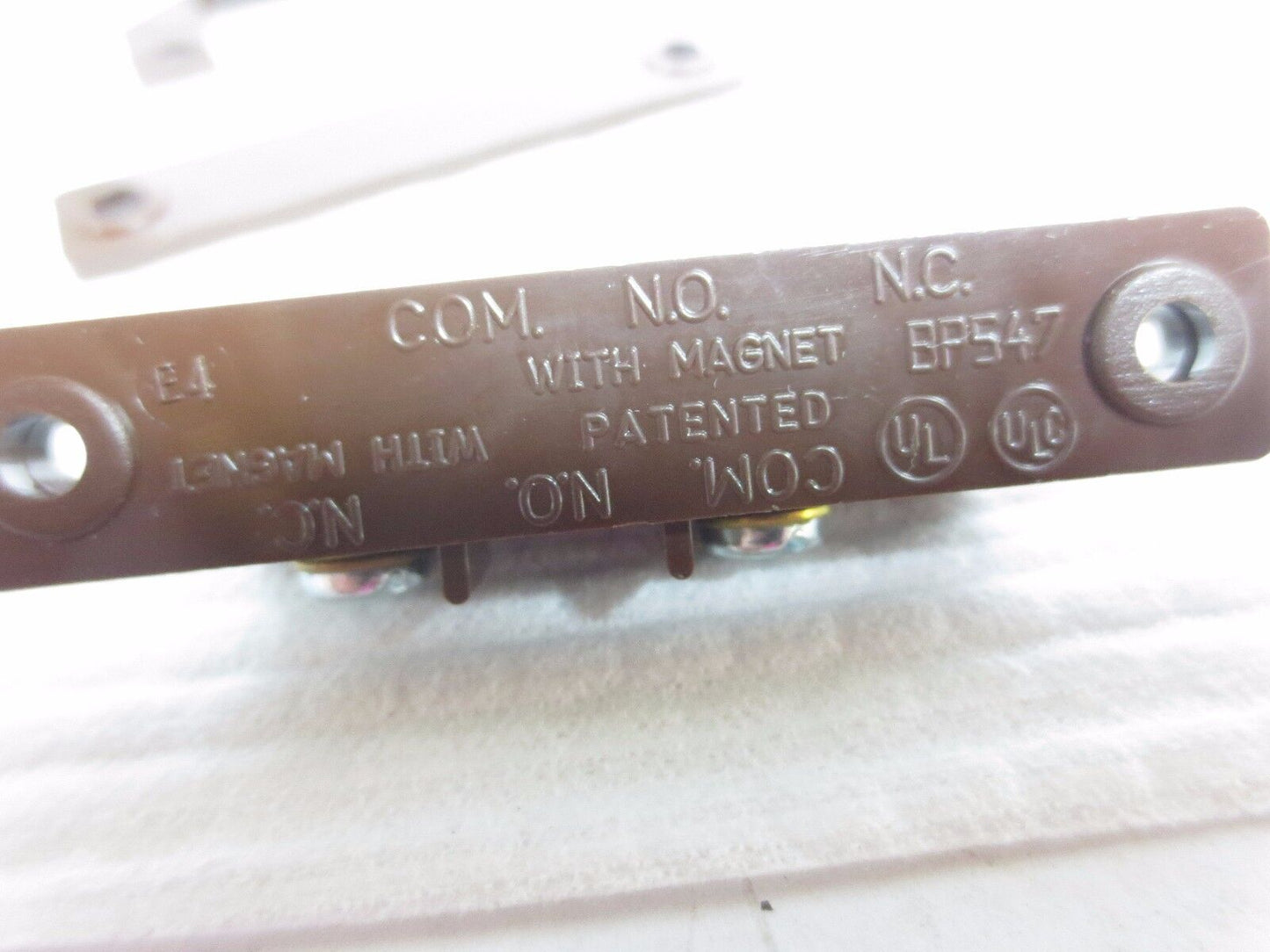 ADEMCO PR-20439BR MAGNETIC CONTACT - 100mA @ 28VDC - NEW SURPLUS