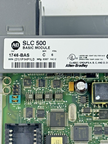 ALLEN-BRADLEY - 1746-BAS SER. C FRN: 6 - SLC 500 BASIC MODULE *NO DOOR*