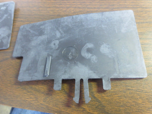 ALLEN-BRADLEY 40052-295-01(B) DISCONNECT SWITCH FUSE BARRIERS, 100/200A SET of 2